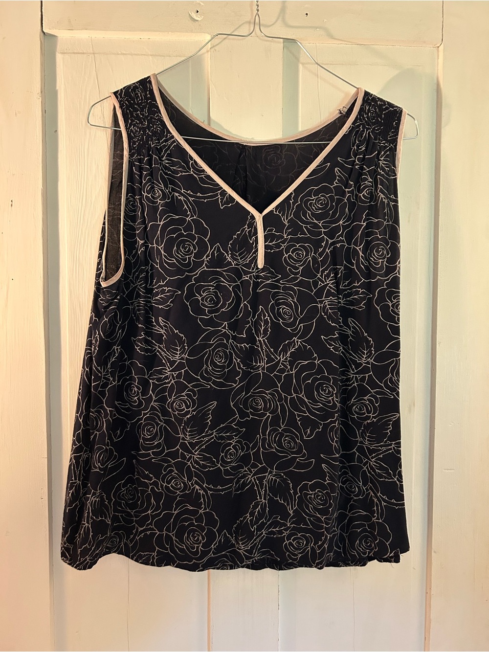 Lot of Women’s blouses. - Picture 3 of 7